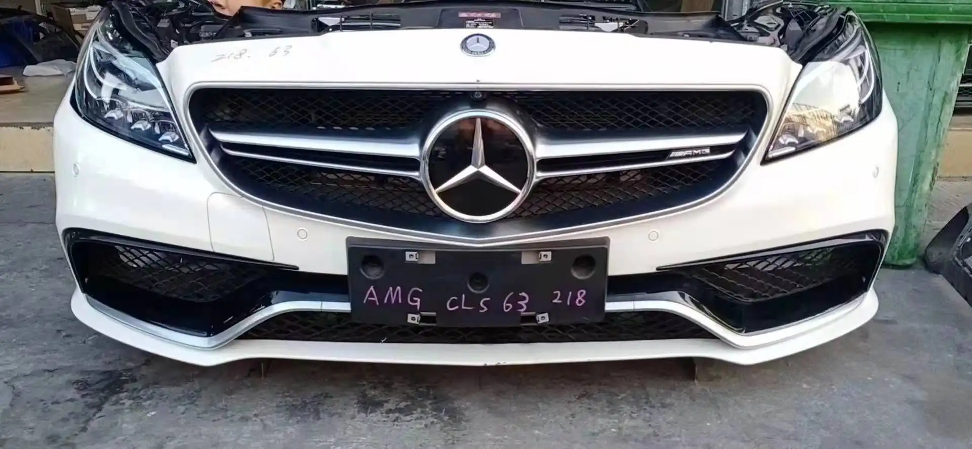 Mercedes Benz W218 CLS63 nose cut