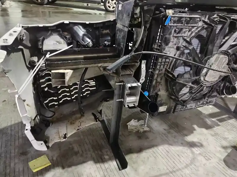 BMW F26 X4 nose cut