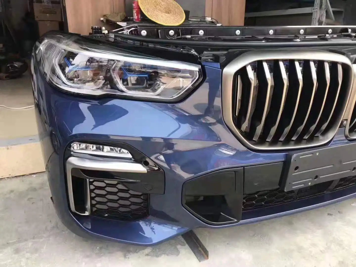 BMW G05 nose cut