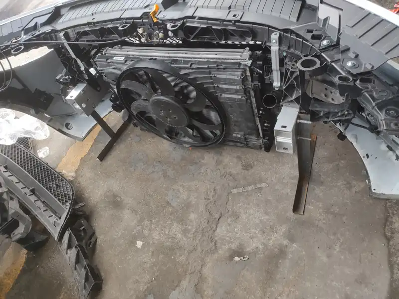  MERCEDES Benz W247 GLA USA type nose cut