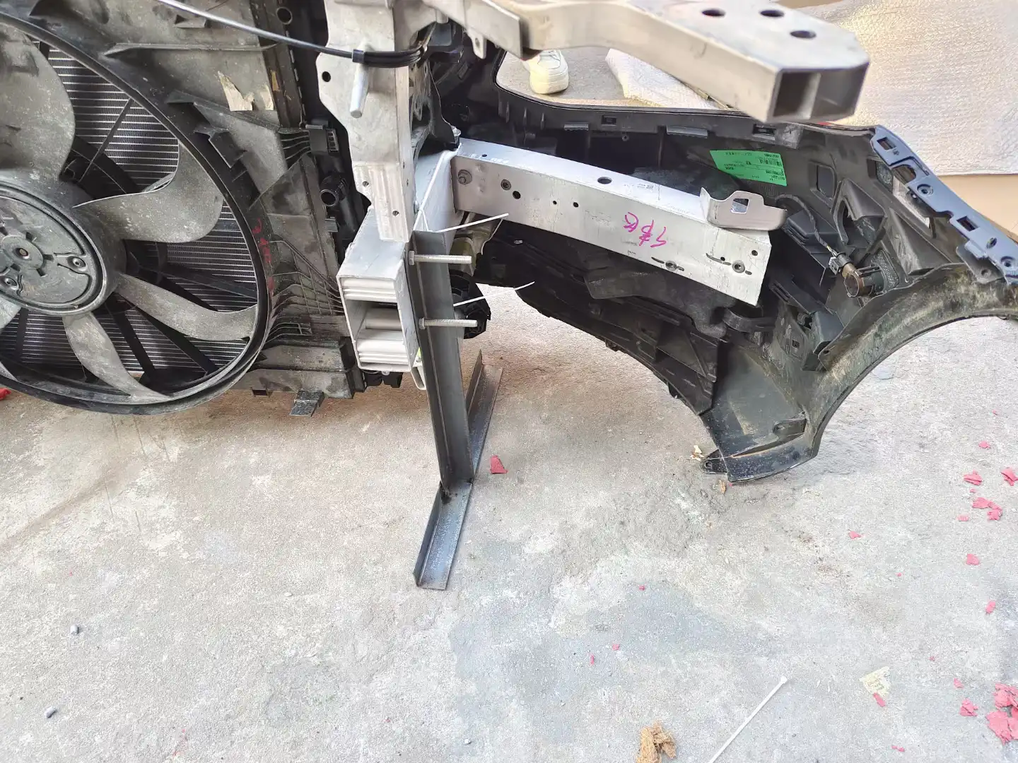 MERCEDES Benz E class E300 w213 nose cut