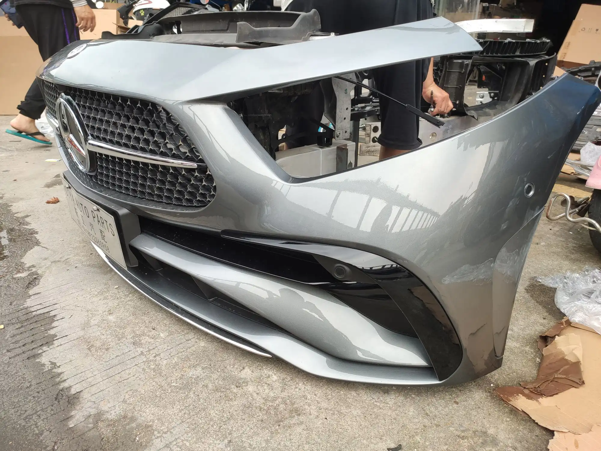 MERCEDES Benz w257 nose cut