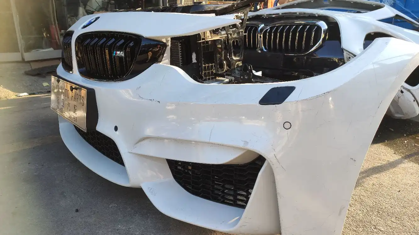 BMW F82 M4 nose cut