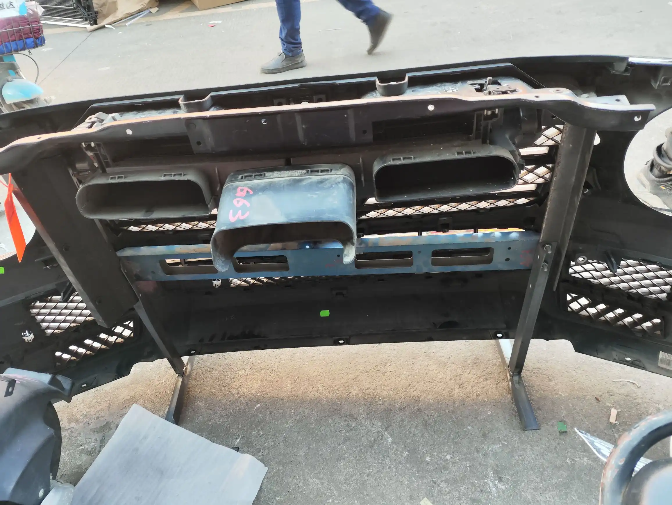 Mercedes benz G class W463 nose cut