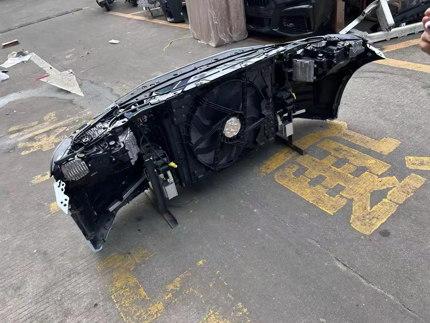 BMW G22 G26 nose cut