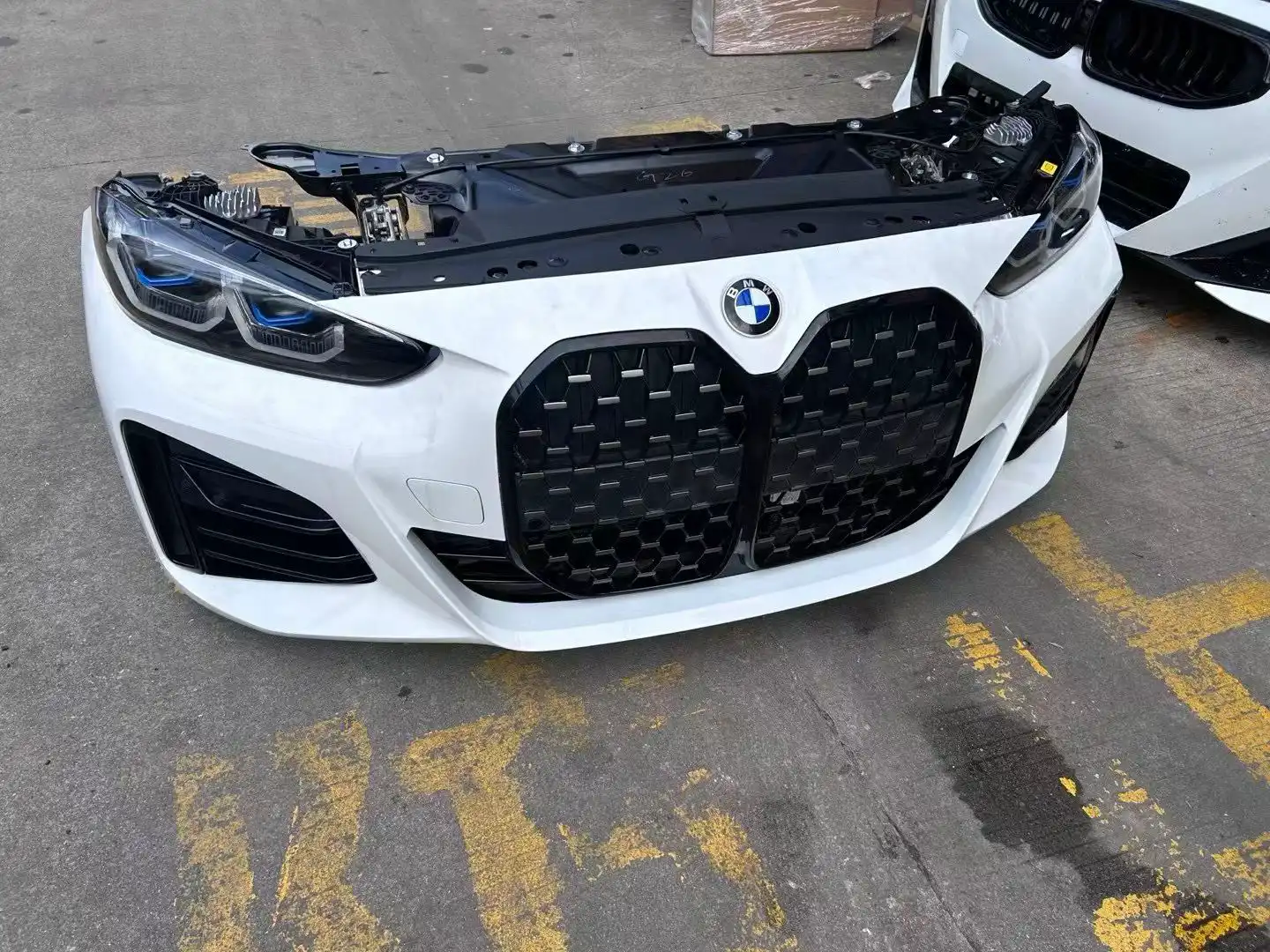 BMW G22 G26 nose cut